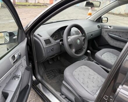 Черный Шкода Фабия, объемом двигателя 1.4 л и пробегом 233 тыс. км за 3800 $, фото 4 на Automoto.ua