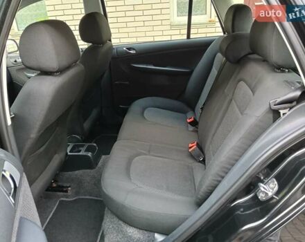 Черный Шкода Фабия, объемом двигателя 1.4 л и пробегом 225 тыс. км за 4800 $, фото 53 на Automoto.ua