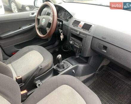 Черный Шкода Фабия, объемом двигателя 1.4 л и пробегом 308 тыс. км за 3390 $, фото 31 на Automoto.ua