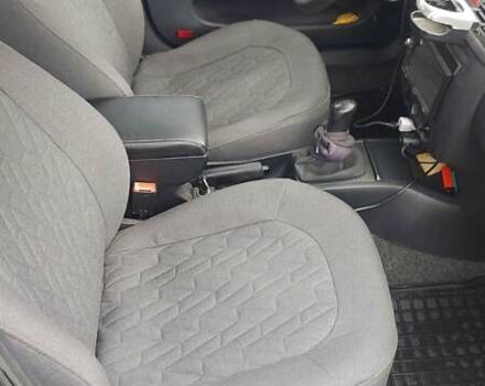 Черный Шкода Фабия, объемом двигателя 1.39 л и пробегом 320 тыс. км за 3899 $, фото 3 на Automoto.ua