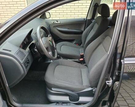 Черный Шкода Фабия, объемом двигателя 1.4 л и пробегом 225 тыс. км за 4800 $, фото 51 на Automoto.ua