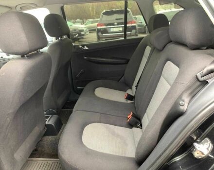 Черный Шкода Фабия, объемом двигателя 1.4 л и пробегом 308 тыс. км за 3390 $, фото 19 на Automoto.ua