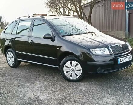 Черный Шкода Фабия, объемом двигателя 1.4 л и пробегом 225 тыс. км за 4800 $, фото 3 на Automoto.ua