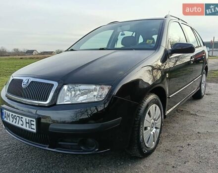 Черный Шкода Фабия, объемом двигателя 1.4 л и пробегом 225 тыс. км за 4800 $, фото 7 на Automoto.ua