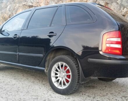 Черный Шкода Фабия, объемом двигателя 1.2 л и пробегом 300 тыс. км за 4350 $, фото 2 на Automoto.ua