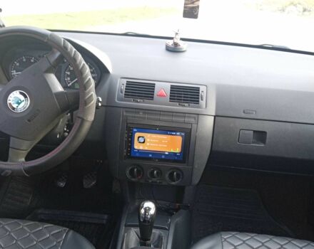 Черный Шкода Фабия, объемом двигателя 1.2 л и пробегом 300 тыс. км за 4350 $, фото 11 на Automoto.ua