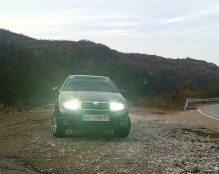 Черный Шкода Фабия, объемом двигателя 1.2 л и пробегом 300 тыс. км за 4350 $, фото 5 на Automoto.ua