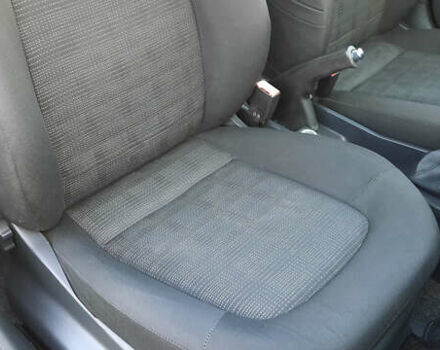 Черный Шкода Фабия, объемом двигателя 1.39 л и пробегом 168 тыс. км за 4600 $, фото 23 на Automoto.ua