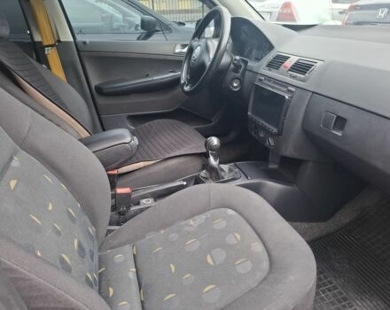 Черный Шкода Фабия, объемом двигателя 1.4 л и пробегом 229 тыс. км за 4350 $, фото 4 на Automoto.ua