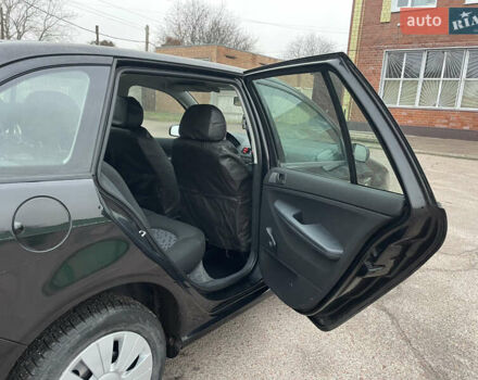 Черный Шкода Фабия, объемом двигателя 1.2 л и пробегом 245 тыс. км за 3450 $, фото 36 на Automoto.ua