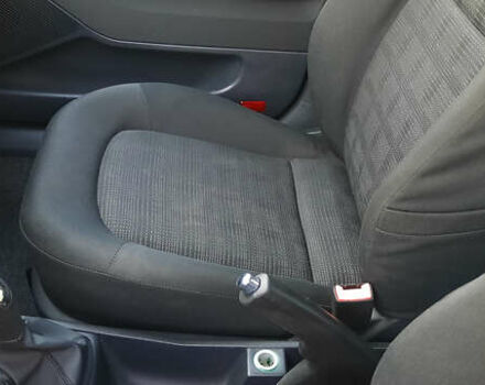 Черный Шкода Фабия, объемом двигателя 1.39 л и пробегом 168 тыс. км за 4600 $, фото 27 на Automoto.ua