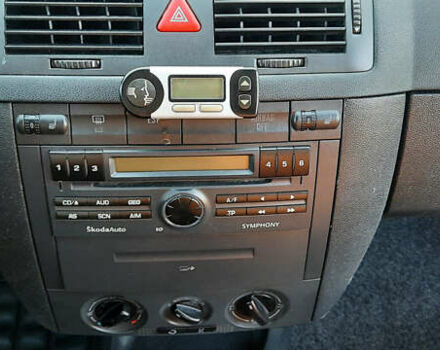 Черный Шкода Фабия, объемом двигателя 1.39 л и пробегом 168 тыс. км за 4600 $, фото 31 на Automoto.ua