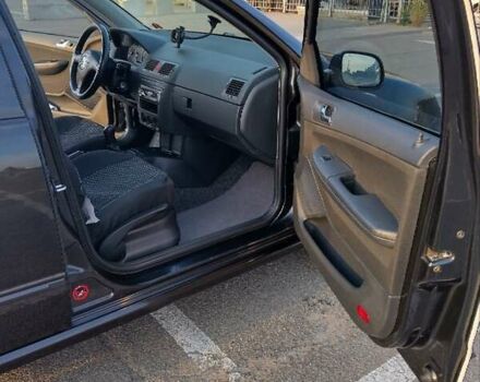 Черный Шкода Фабия, объемом двигателя 1.39 л и пробегом 240 тыс. км за 5000 $, фото 21 на Automoto.ua