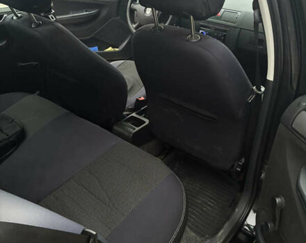 Черный Шкода Фабия, объемом двигателя 1.4 л и пробегом 293 тыс. км за 3950 $, фото 12 на Automoto.ua