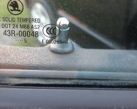 Черный Шкода Фабия, объемом двигателя 1.39 л и пробегом 168 тыс. км за 4600 $, фото 36 на Automoto.ua