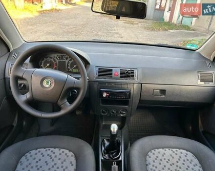 Шкода Фабия 2005 в Казатине на Automoto.ua Черный Шкода Фабия, объемом двигателя 1.4 л и пробегом 184 тыс. км за 4900 $, фото 20 на Automoto.ua