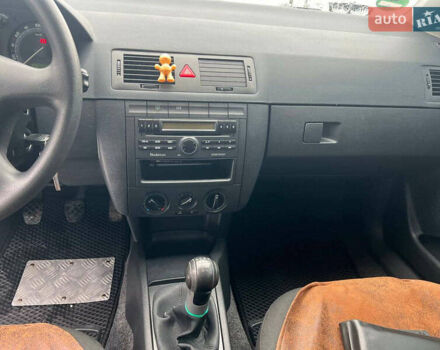 Черный Шкода Фабия, объемом двигателя 1.4 л и пробегом 276 тыс. км за 5440 $, фото 25 на Automoto.ua