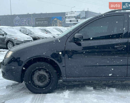 Черный Шкода Фабия, объемом двигателя 1.4 л и пробегом 276 тыс. км за 5440 $, фото 2 на Automoto.ua