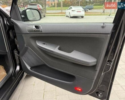 Черный Шкода Фабия, объемом двигателя 1.39 л и пробегом 249 тыс. км за 4550 $, фото 35 на Automoto.ua