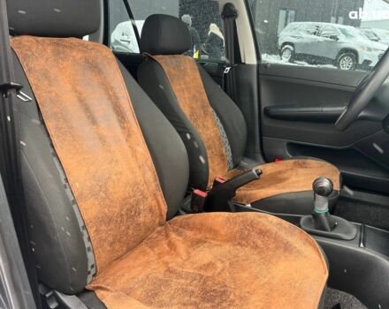 Черный Шкода Фабия, объемом двигателя 1.4 л и пробегом 276 тыс. км за 5440 $, фото 34 на Automoto.ua