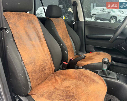 Черный Шкода Фабия, объемом двигателя 1.4 л и пробегом 276 тыс. км за 5440 $, фото 34 на Automoto.ua