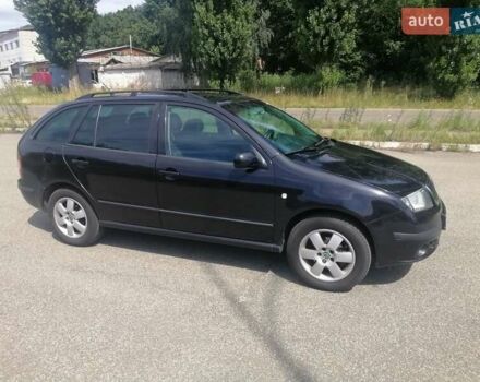 Черный Шкода Фабия, объемом двигателя 1.4 л и пробегом 235 тыс. км за 4700 $, фото 4 на Automoto.ua