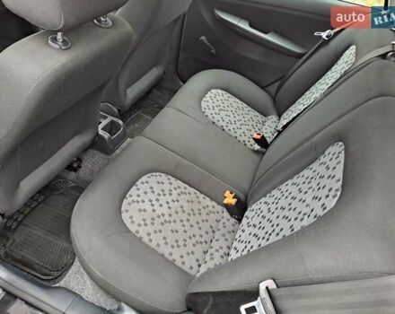 Черный Шкода Фабия, объемом двигателя 1.39 л и пробегом 151 тыс. км за 4500 $, фото 11 на Automoto.ua