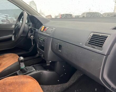 Черный Шкода Фабия, объемом двигателя 1.4 л и пробегом 276 тыс. км за 5440 $, фото 35 на Automoto.ua