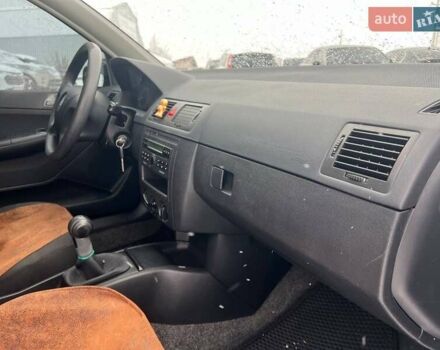 Черный Шкода Фабия, объемом двигателя 1.4 л и пробегом 276 тыс. км за 5440 $, фото 35 на Automoto.ua