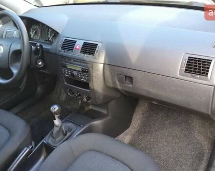 Шкода Фабия 2006 в Чернигове на Automoto.ua Черный Шкода Фабия, объемом двигателя 1.4 л и пробегом 219 тыс. км за 4699 $, фото 12 на Automoto.ua