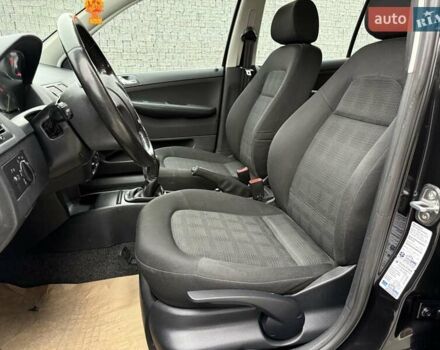 Черный Шкода Фабия, объемом двигателя 1.39 л и пробегом 249 тыс. км за 4550 $, фото 29 на Automoto.ua