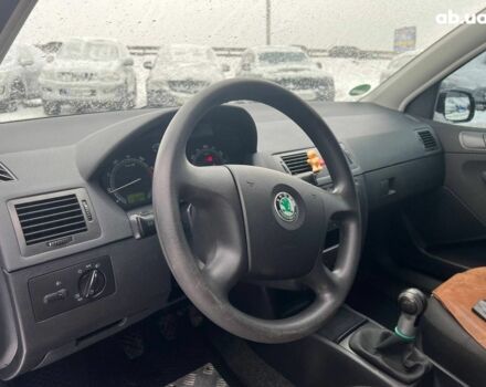 Черный Шкода Фабия, объемом двигателя 1.4 л и пробегом 276 тыс. км за 5440 $, фото 17 на Automoto.ua