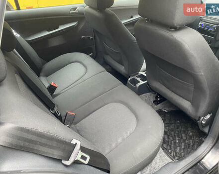 Черный Шкода Фабия, объемом двигателя 1.4 л и пробегом 246 тыс. км за 4399 $, фото 8 на Automoto.ua