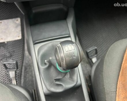 Черный Шкода Фабия, объемом двигателя 1.4 л и пробегом 276 тыс. км за 5440 $, фото 28 на Automoto.ua