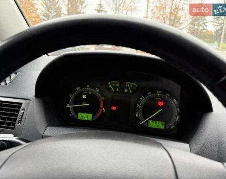 Черный Шкода Фабия, объемом двигателя 1.39 л и пробегом 249 тыс. км за 4550 $, фото 37 на Automoto.ua