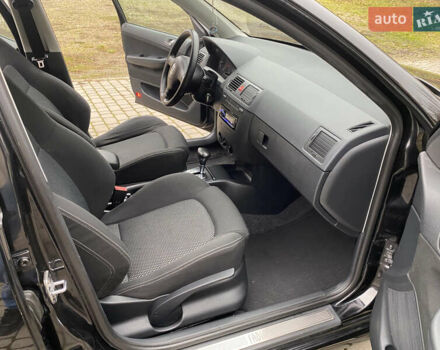 Черный Шкода Фабия, объемом двигателя 1.4 л и пробегом 171 тыс. км за 5350 $, фото 25 на Automoto.ua