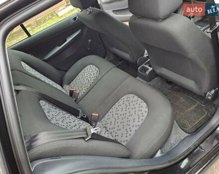 Черный Шкода Фабия, объемом двигателя 1.39 л и пробегом 151 тыс. км за 4500 $, фото 16 на Automoto.ua