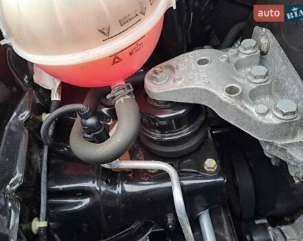 Черный Шкода Фабия, объемом двигателя 1.39 л и пробегом 151 тыс. км за 4500 $, фото 22 на Automoto.ua