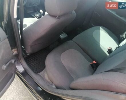 Черный Шкода Фабия, объемом двигателя 1.4 л и пробегом 235 тыс. км за 4700 $, фото 33 на Automoto.ua