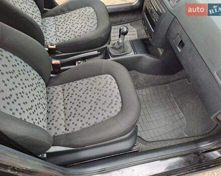 Черный Шкода Фабия, объемом двигателя 1.39 л и пробегом 151 тыс. км за 4500 $, фото 13 на Automoto.ua