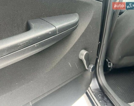 Черный Шкода Фабия, объемом двигателя 1.4 л и пробегом 276 тыс. км за 5440 $, фото 32 на Automoto.ua