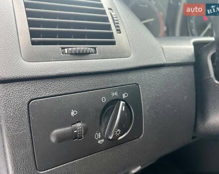 Черный Шкода Фабия, объемом двигателя 1.4 л и пробегом 276 тыс. км за 5440 $, фото 18 на Automoto.ua