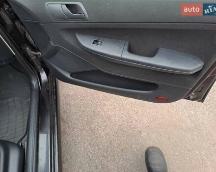 Черный Шкода Фабия, объемом двигателя 1.39 л и пробегом 151 тыс. км за 4500 $, фото 14 на Automoto.ua