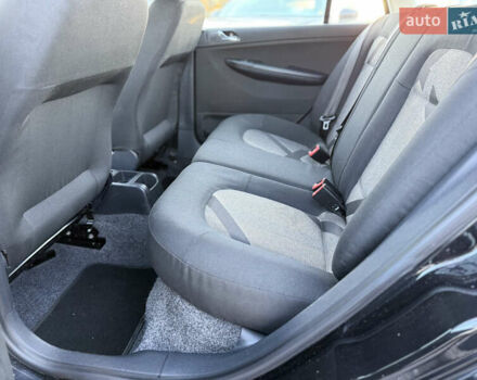 Черный Шкода Фабия, объемом двигателя 1.4 л и пробегом 200 тыс. км за 4999 $, фото 17 на Automoto.ua