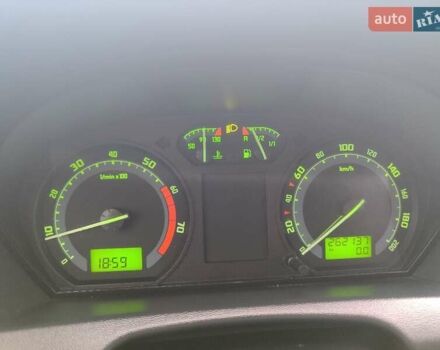 Чорний Шкода Фабія, об'ємом двигуна 1.39 л та пробігом 265 тис. км за 4200 $, фото 13 на Automoto.ua