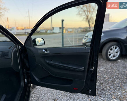 Черный Шкода Фабия, объемом двигателя 1.4 л и пробегом 200 тыс. км за 4999 $, фото 23 на Automoto.ua