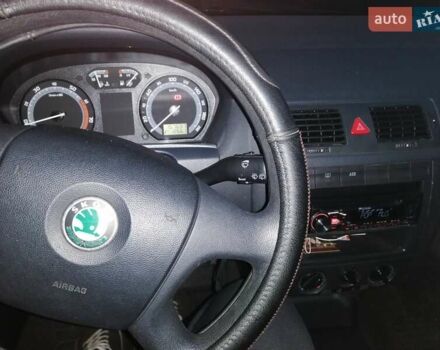Черный Шкода Фабия, объемом двигателя 1.39 л и пробегом 159 тыс. км за 4800 $, фото 4 на Automoto.ua