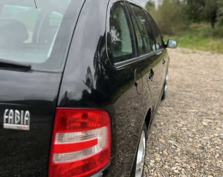 Черный Шкода Фабия, объемом двигателя 1.4 л и пробегом 220 тыс. км за 4450 $, фото 12 на Automoto.ua