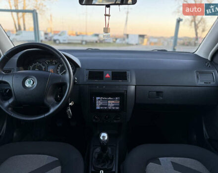 Черный Шкода Фабия, объемом двигателя 1.4 л и пробегом 200 тыс. км за 4999 $, фото 22 на Automoto.ua