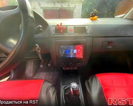 Черный Шкода Фабия, объемом двигателя 1.2 л и пробегом 265 тыс. км за 3500 $, фото 3 на Automoto.ua